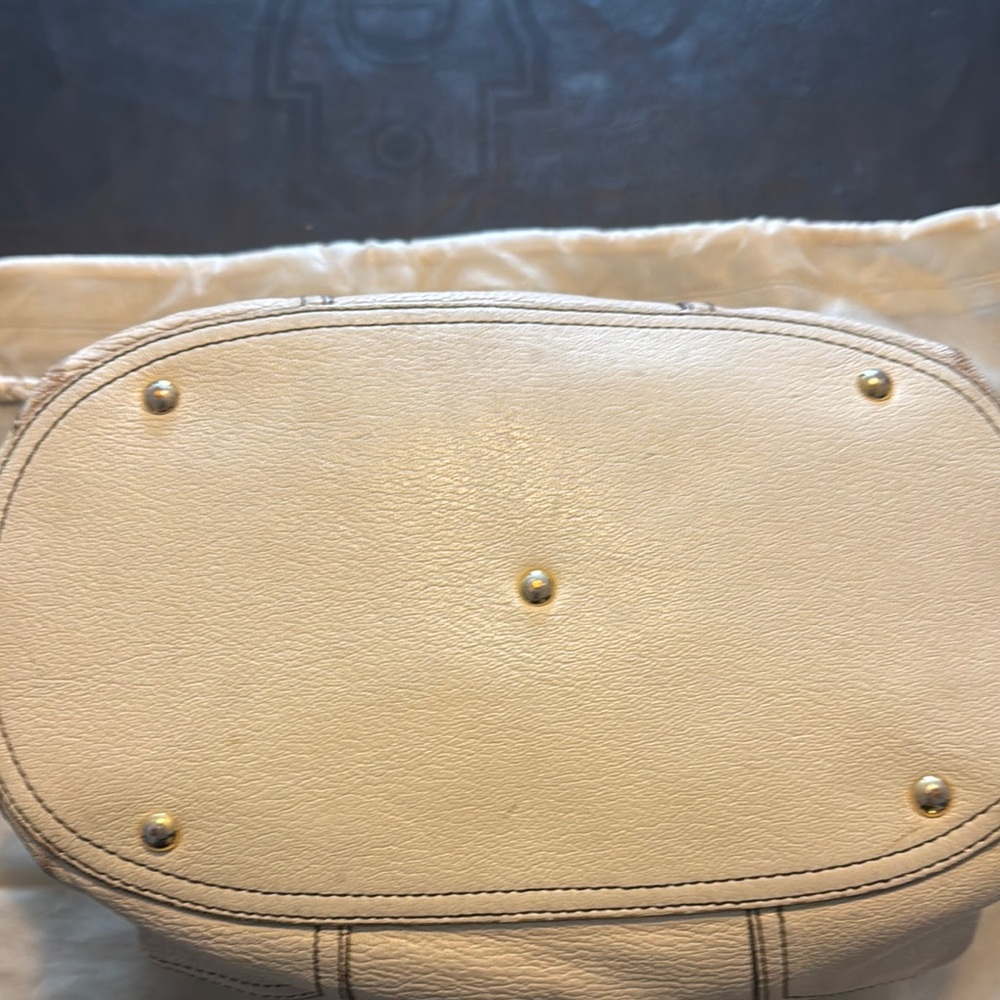 MCM Authentic Elegant Cream Handbag - Picture 5 of 16
